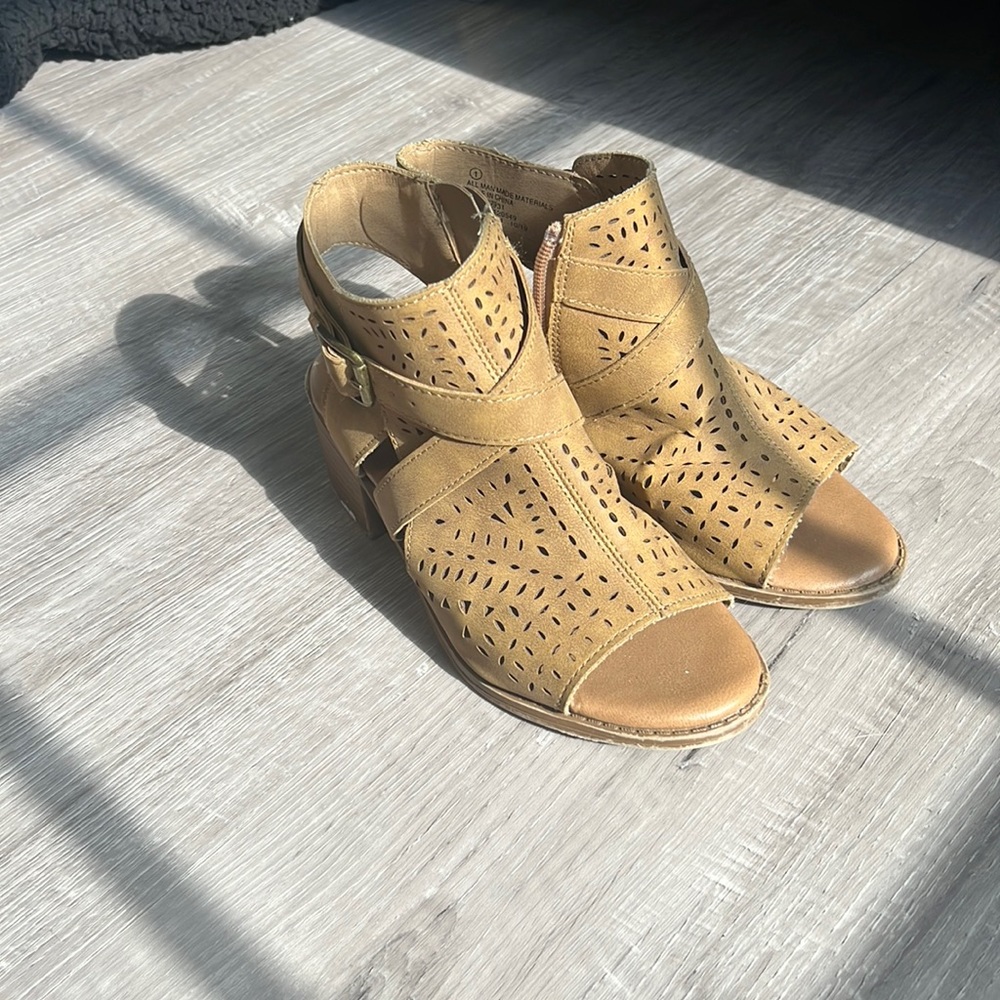 Girls Heeled Sandals